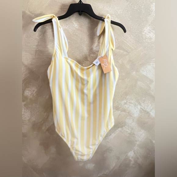 New with tag Kona Sol one piece one piece sz Large - Picture 1 of 4